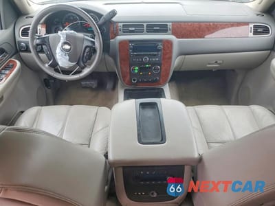 Zdjęcie 8 z 14 samochodu: 2008 CHEVROLET SUBURBAN K1500 LS VIN:1GNFK16398J231228 - miniatura
