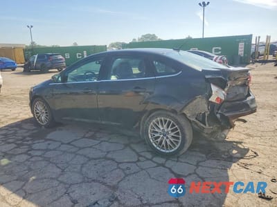 Drugie zdjęcie samochodu z przodu: 2013 FORD FOCUS TITANIUM VIN:1FADP3J26DL276207 - miniatura