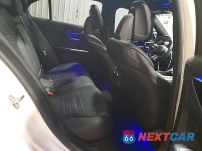 Zdjęcie 10 z 12 samochodu: 2023 MERCEDES-BENZ C 300 4MATIC VIN:W1KAF4HBXPR123476 - miniatura