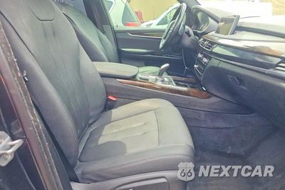 Piąte zdjęcie samochodu w środku: 2018 BMW X5 XDRIVE35I VIN:5UXKR0C54J0X91963 - miniatura
