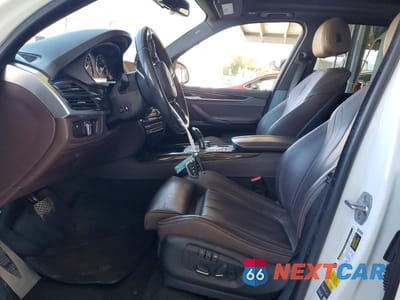 Zdjęcie 7 z 12 samochodu: 2018 BMW X5 XDR40E VIN:5UXKT0C53J0W01376 - miniatura