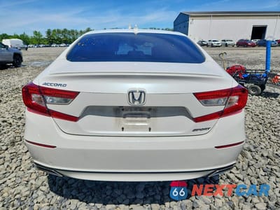 Zdjęcie 6 z 12 samochodu: 2018 HONDA ACCORD SPORT VIN:1HGCV1F30JA027850 - miniatura