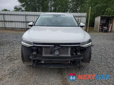 Piąte zdjęcie samochodu w środku: 2022 VOLKSWAGEN TIGUAN SE VIN:3VV2B7AX3NM043597 - miniatura