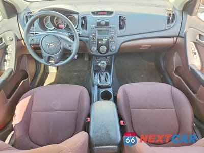 Zdjęcie 8 z 12 samochodu: 2011 KIA FORTE EX VIN:KNAFU4A29B5403841 - miniatura