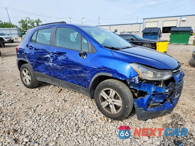 Czwarte zdjęcie samochodu z boku: 2017 CHEVROLET TRAX LS VIN:3GNCJNSB1HL131790 - miniatura