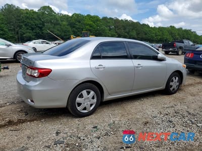 Trzecie zdjęcie samochodu z tyłu: 2011 TOYOTA COROLLA LE VIN:JTDBU4EE4B9139488 - miniatura
