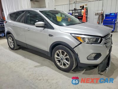 Czwarte zdjęcie samochodu z boku: 2017 FORD ESCAPE SE VIN:1FMCU0GD1HUA40677 - miniatura