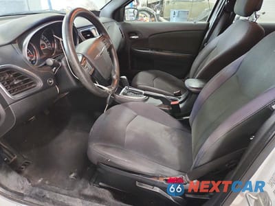 Zdjęcie 7 z 12 samochodu: 2012 CHRYSLER 200 LX VIN:1C3CCBABXCN202288 - miniatura