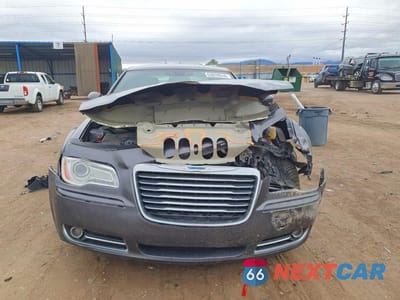 Piąte zdjęcie samochodu w środku: 2014 CHRYSLER 300 VIN:2C3CCARG3EH308748 - miniatura