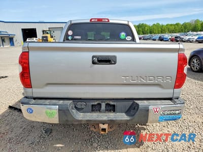 Zdjęcie 6 z 13 samochodu: 2017 TOYOTA TUNDRA SR5 VIN:5TFDY5F10HX629011 - miniatura