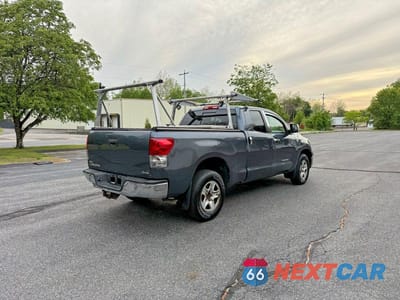 Czwarte zdjęcie samochodu z boku: 2009 TOYOTA TUNDRA GRADE VIN:5TFBT54149X015072 - miniatura