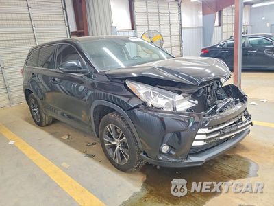 Czwarte zdjęcie samochodu z boku: 2017 TOYOTA HIGHLANDER LE PLUS VIN:5TDZZRFHXHS190395 - miniatura
