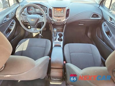 Zdjęcie 8 z 12 samochodu: 2017 CHEVROLET CRUZE LT VIN:1G1BE5SM8H7259645 - miniatura