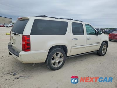 Trzecie zdjęcie samochodu z tyłu: 2008 CHEVROLET SUBURBAN C1500 LS VIN:1GNFC16098R270762 - miniatura