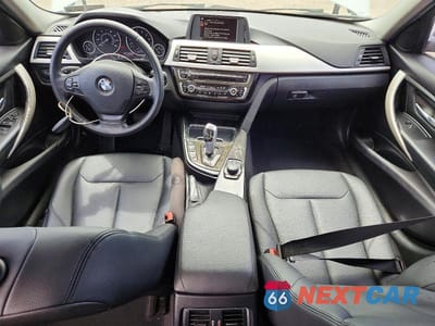 Zdjęcie 8 z 13 samochodu: 2016 BMW 320 XI VIN:WBA8E5G53GNU21479 - miniatura