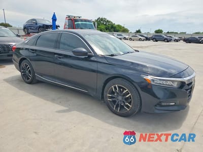Czwarte zdjęcie samochodu z boku: 2018 HONDA ACCORD EX VIN:1HGCV1F46JA210968 - miniatura