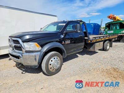 2015 RAM 5500 3C7WRNDL3FG594625 - główne zdjęcie licytacji z USA - miniatura