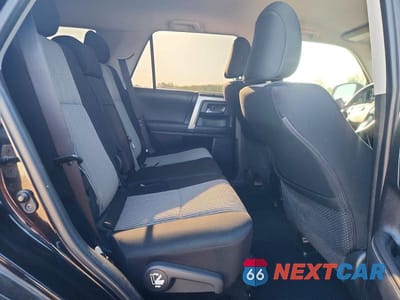Zdjęcie 10 z 12 samochodu: 2021 TOYOTA 4RUNNER SR5 VIN:JTEMU5JRXM5958499 - miniatura