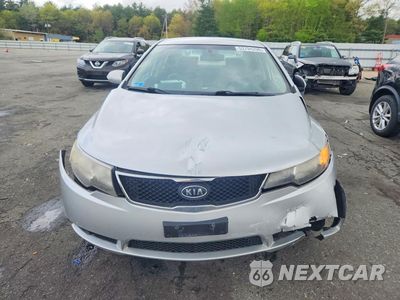 Piąte zdjęcie samochodu w środku: 2010 KIA FORTE EX VIN:KNAFU4A24A5235704 - miniatura