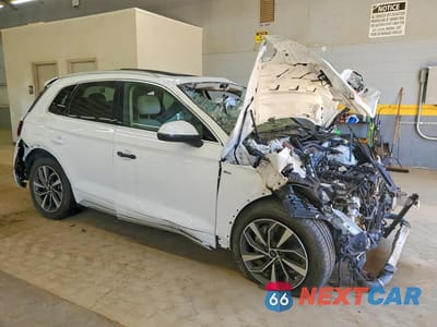 Czwarte zdjęcie samochodu z boku: 2023 AUDI Q5 PREMIUM PLUS 45 VIN:WA1EAAFY2P2151856 - miniatura