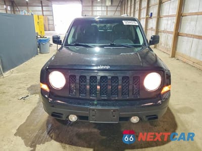 Piąte zdjęcie samochodu w środku: 2017 JEEP PATRIOT LATITUDE VIN:1C4NJRFB4HD152366 - miniatura