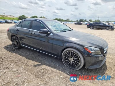 Czwarte zdjęcie samochodu z boku: 2021 MERCEDES-BENZ C 300 VIN:W1KWF8DB7MR646792 - miniatura