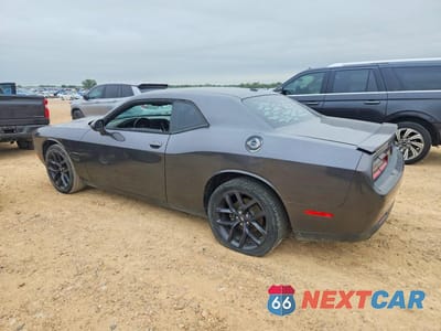 Drugie zdjęcie samochodu z przodu: 2015 DODGE CHALLENGER SXT VIN:2C3CDZAT5FH855929 - miniatura