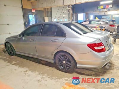 Drugie zdjęcie samochodu z przodu: 2012 MERCEDES-BENZ C 300 4MATIC VIN:WDDGF8BB5CF908798 - miniatura