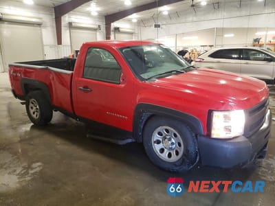 Czwarte zdjęcie samochodu z boku: 2011 CHEVROLET SILVERADO K1500 VIN:1GCNKPE09BZ324273 - miniatura