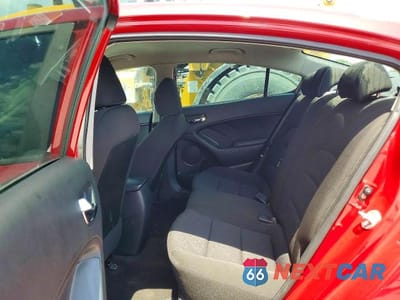 Zdjęcie 10 z 12 samochodu: 2016 KIA FORTE LX VIN:KNAFK4A66G5614009 - miniatura