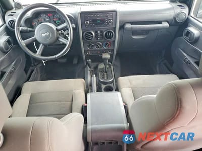 Zdjęcie 8 z 13 samochodu: 2008 JEEP WRANGLER UNLIMITED X VIN:1J4GA39168L610000 - miniatura