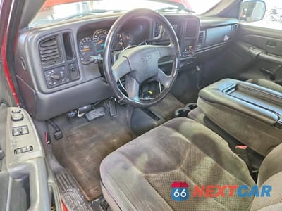 Zdjęcie 8 z 12 samochodu: 2005 CHEVROLET SILVERADO K2500 HEAVY DUTY VIN:1GCHK29U95E289663 - miniatura