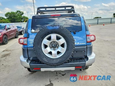 Zdjęcie 6 z 13 samochodu: 2012 TOYOTA FJ CRUISER BASE VIN:JTEZU4BF0CK012528 - miniatura