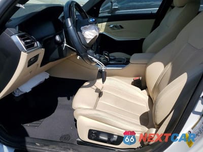 Zdjęcie 7 z 12 samochodu: 2019 BMW 330I VIN:WBA5R1C59KAJ98516 - miniatura