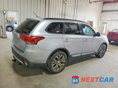 Trzecie zdjęcie samochodu z tyłu: 2016 MITSUBISHI OUTLANDER SE VIN:JA4AZ3A38GZ012143 - miniatura