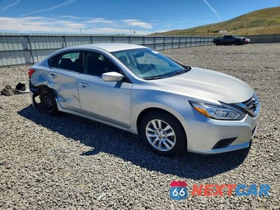 Czwarte zdjęcie samochodu z boku: 2017 NISSAN ALTIMA 2.5 VIN:1N4AL3AP7HC144797 - miniatura