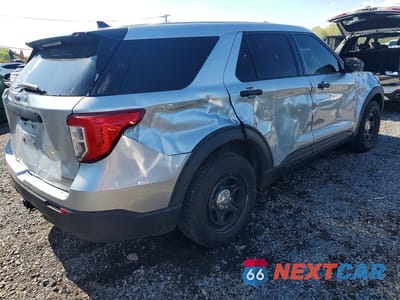 Trzecie zdjęcie samochodu z tyłu: 2020 FORD EXPLORER POLICE INTERCEPTOR VIN:1FM5K8AB1LGC65533 - miniatura