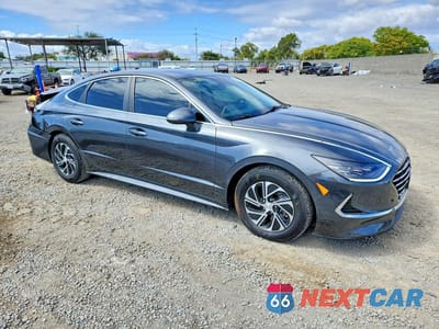 Czwarte zdjęcie samochodu z boku: 2023 HYUNDAI SONATA HYBRID BLUE VIN:KMHL24JJ5PA076464 - miniatura