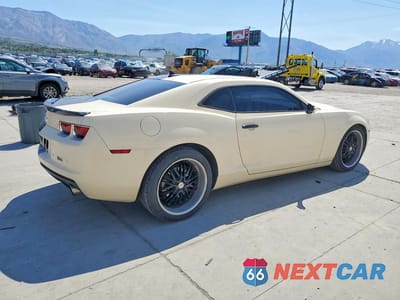Trzecie zdjęcie samochodu z tyłu: 2012 CHEVROLET CAMARO LS VIN:2G1FE1E33C9208865 - miniatura