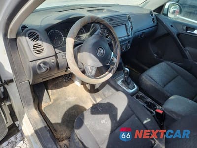 Zdjęcie 8 z 13 samochodu: 2015 VOLKSWAGEN TIGUAN S VIN:WVGBV7AX0FW512888 - miniatura