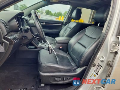Zdjęcie 7 z 12 samochodu: 2013 KIA SORENTO EX VIN:5XYKUDA26DG319536 - miniatura