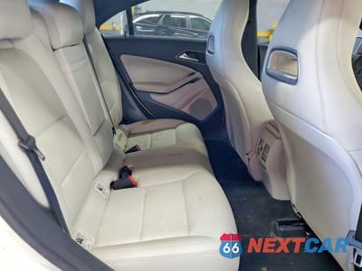 Zdjęcie 10 z 12 samochodu: 2015 MERCEDES-BENZ CLA 250 VIN:WDDSJ4EB9FN176182 - miniatura