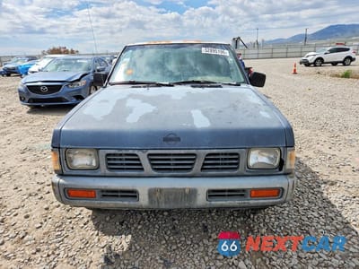 Piąte zdjęcie samochodu w środku: 1993 NISSAN TRUCK SHORT WHEELBASE VIN:1N6SD11S9PC335900 - miniatura