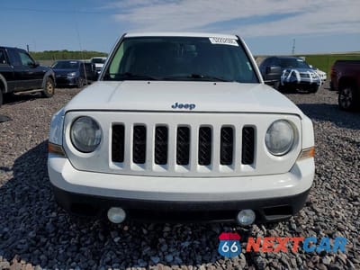 Piąte zdjęcie samochodu w środku: 2014 JEEP PATRIOT LATITUDE VIN:1C4NJPFA5ED662460 - miniatura