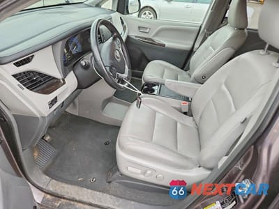 Zdjęcie 7 z 13 samochodu: 2019 TOYOTA SIENNA XLE 8-PASSENGER VIN:5TDYZ3DC3KS988776 - miniatura