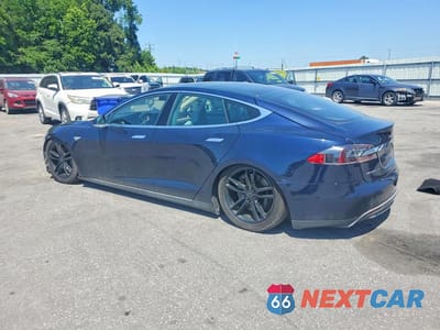 Drugie zdjęcie samochodu z przodu: 2013 TESLA MODEL S VIN:5YJSA1AG2DFP12122 - miniatura
