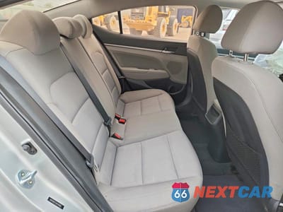 Zdjęcie 10 z 12 samochodu: 2018 HYUNDAI ELANTRA VIN:5NPD84LF5JH314605 - miniatura