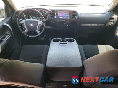 Zdjęcie 8 z 12 samochodu: 2008 CHEVROLET SILVERADO K2500 HEAVY DUTY VIN:1GCHK236X8F147489 - miniatura