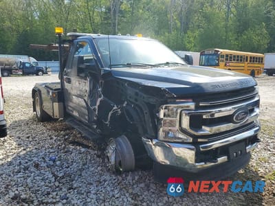 Czwarte zdjęcie samochodu z boku: 2021 FORD F450 SUPER DUTY VIN:1FDUF4HN2MDA15312 - miniatura