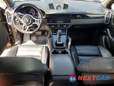 Zdjęcie 8 z 13 samochodu: 2019 PORSCHE CAYENNE VIN:WP1AA2AY0KDA03606 - miniatura